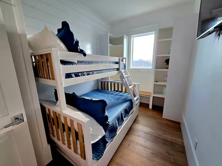 Bedroom 4 photo